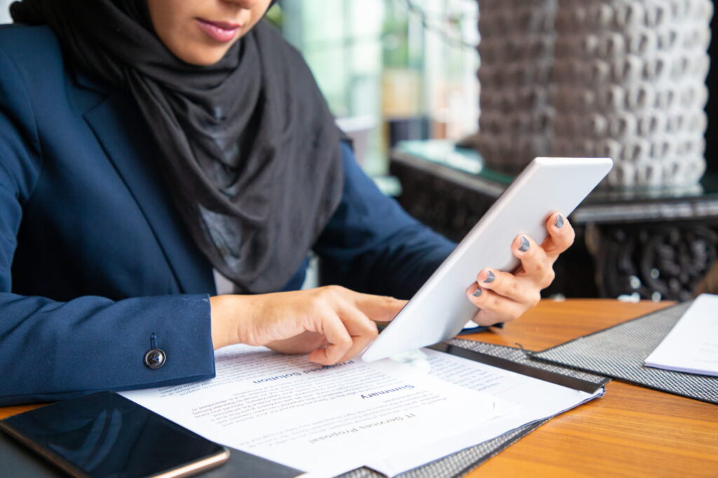 How E-Invoicing Aids with Taxes and Invoices in the United Arab Emirates